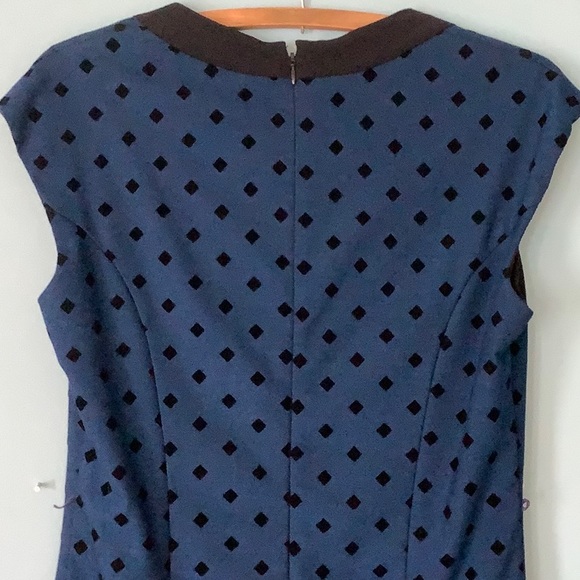 Le Château Dress - Picture 2 of 5